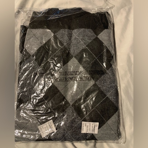 Men’s half zip pullover argyle sweater - Picture 3 of 3